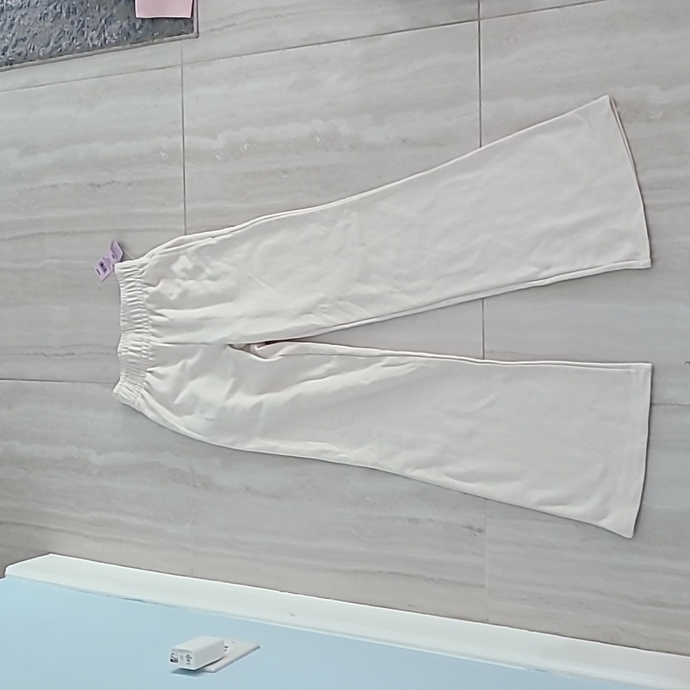 Wild Fable Sweats NWT - Bell Bottom - Picture 2 of 3